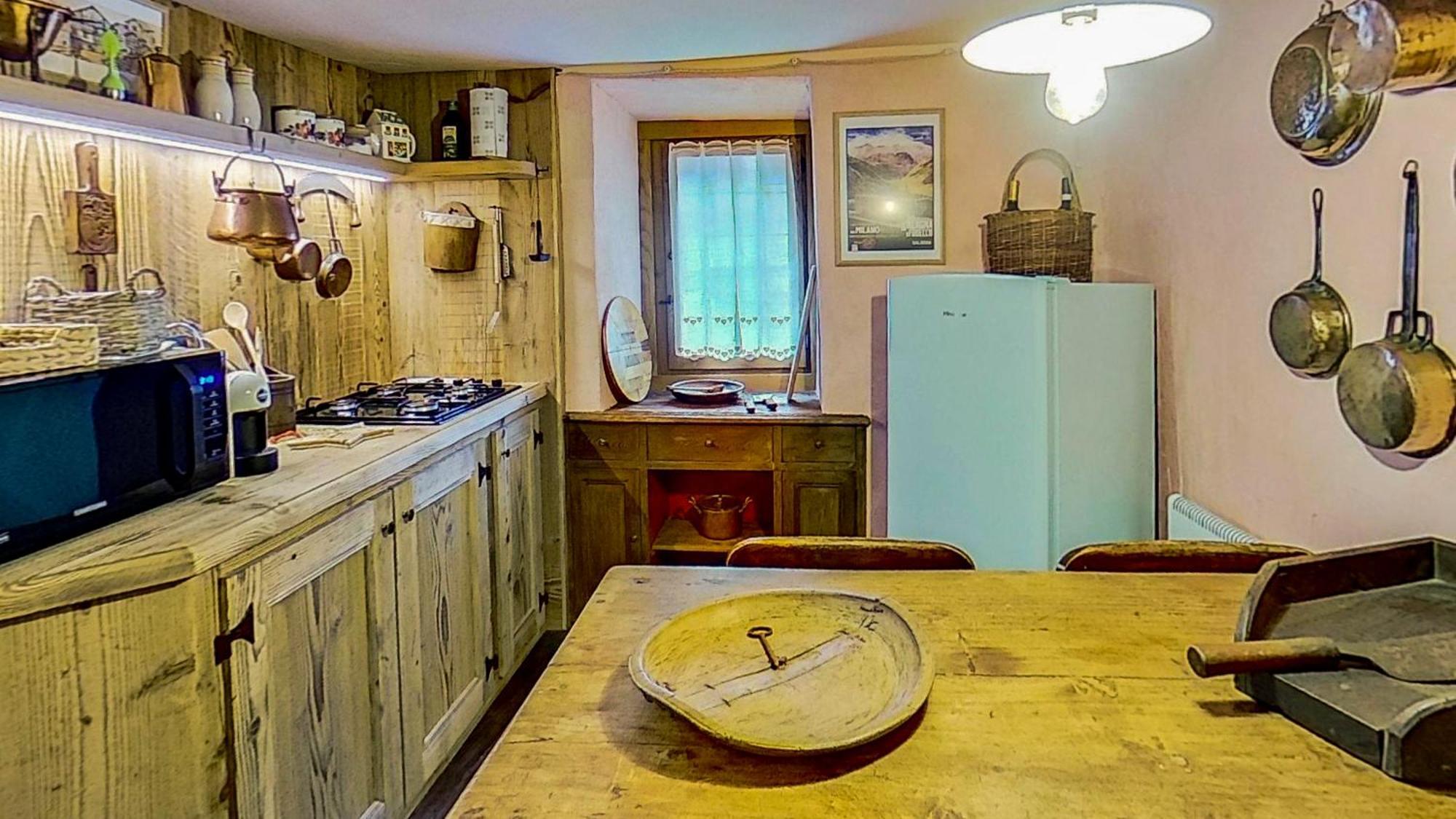 Villa Ca' Scocc, antica casa di montagna in Valsesia Mollia Esterno foto
